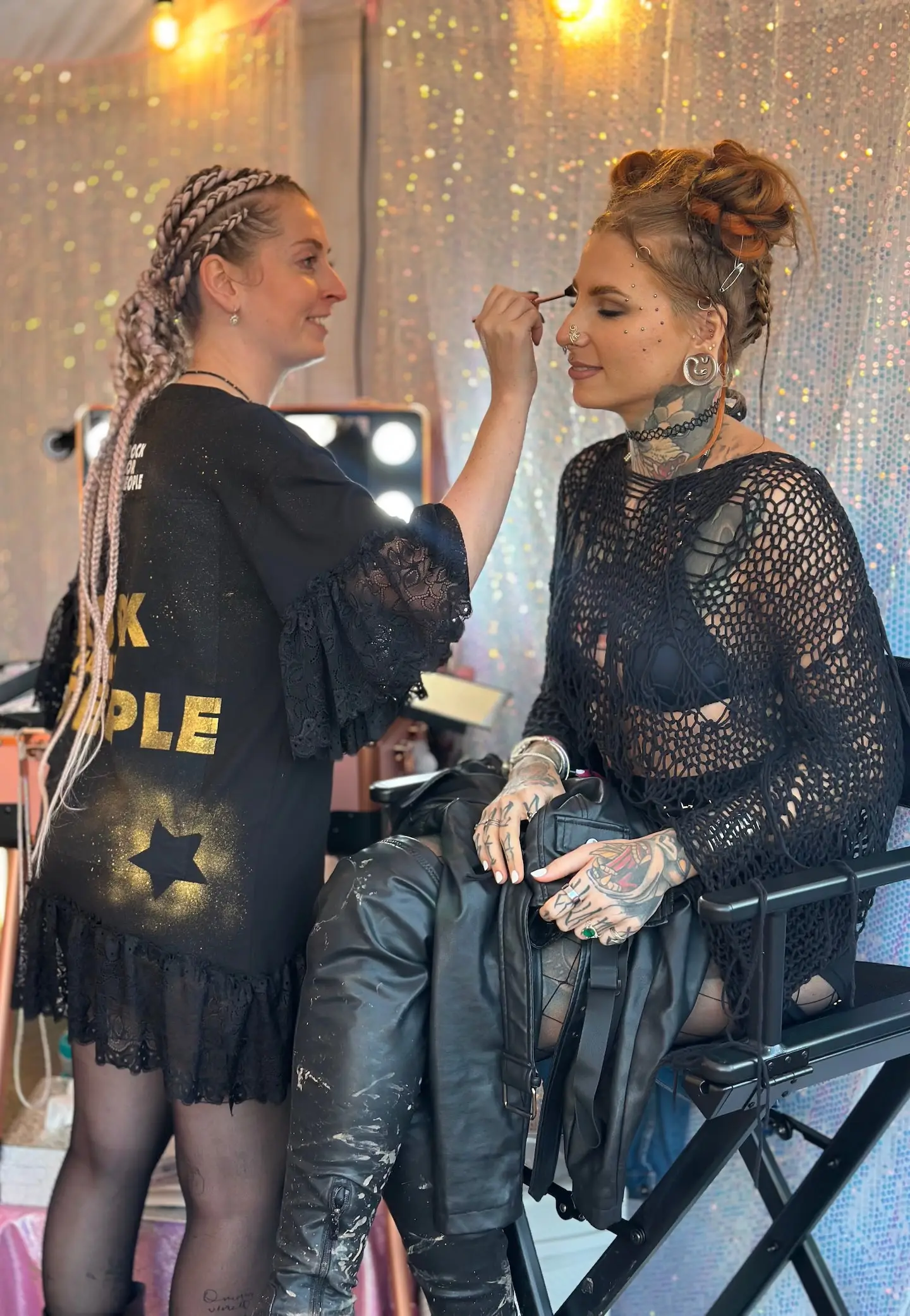 Třpytivý styling The Glitters na akci